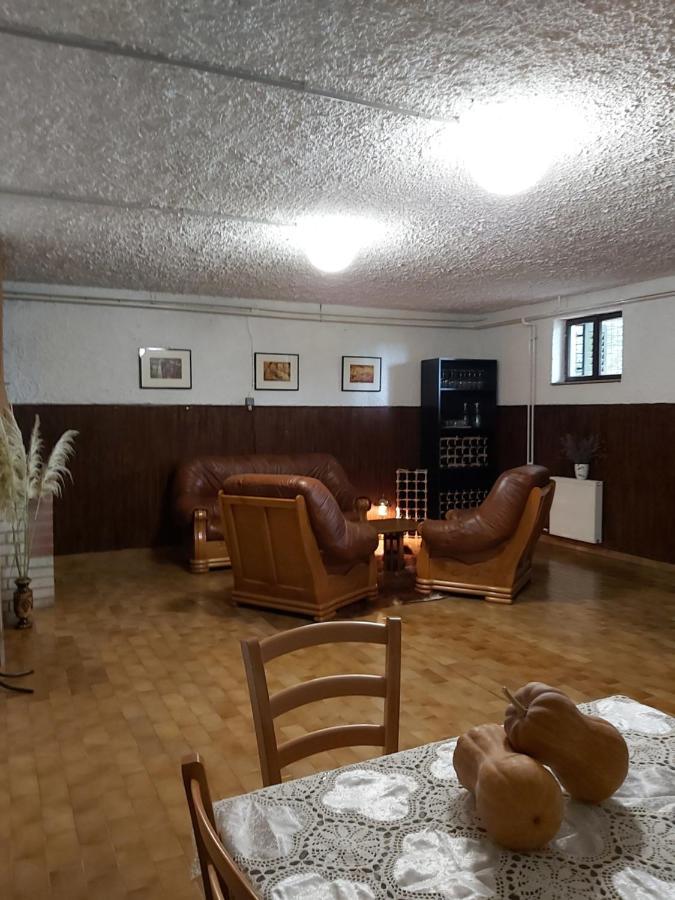 Koca Sredi Gozda Hotel Kanal Luaran gambar