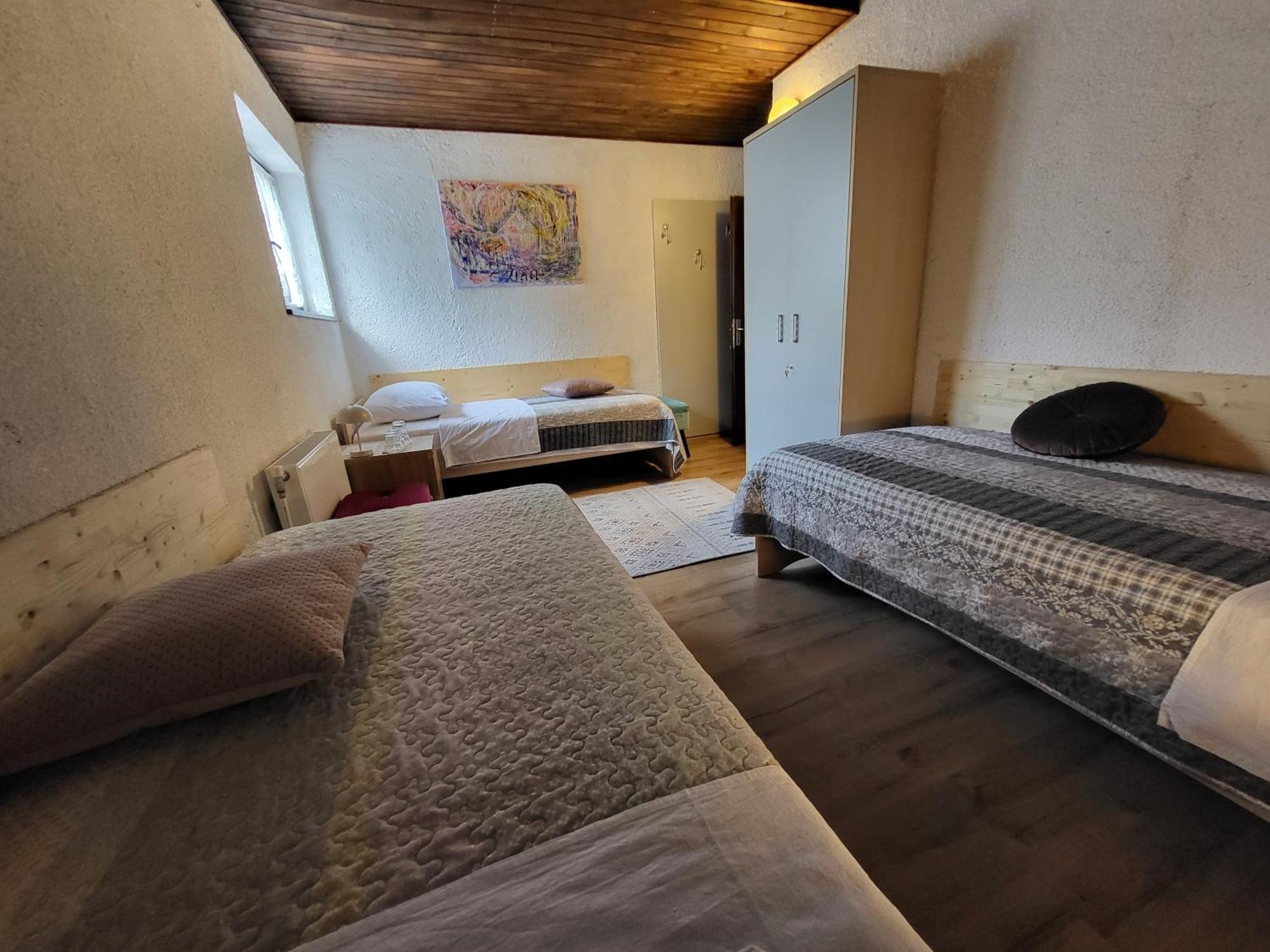 Koca Sredi Gozda Hotel Kanal Luaran gambar