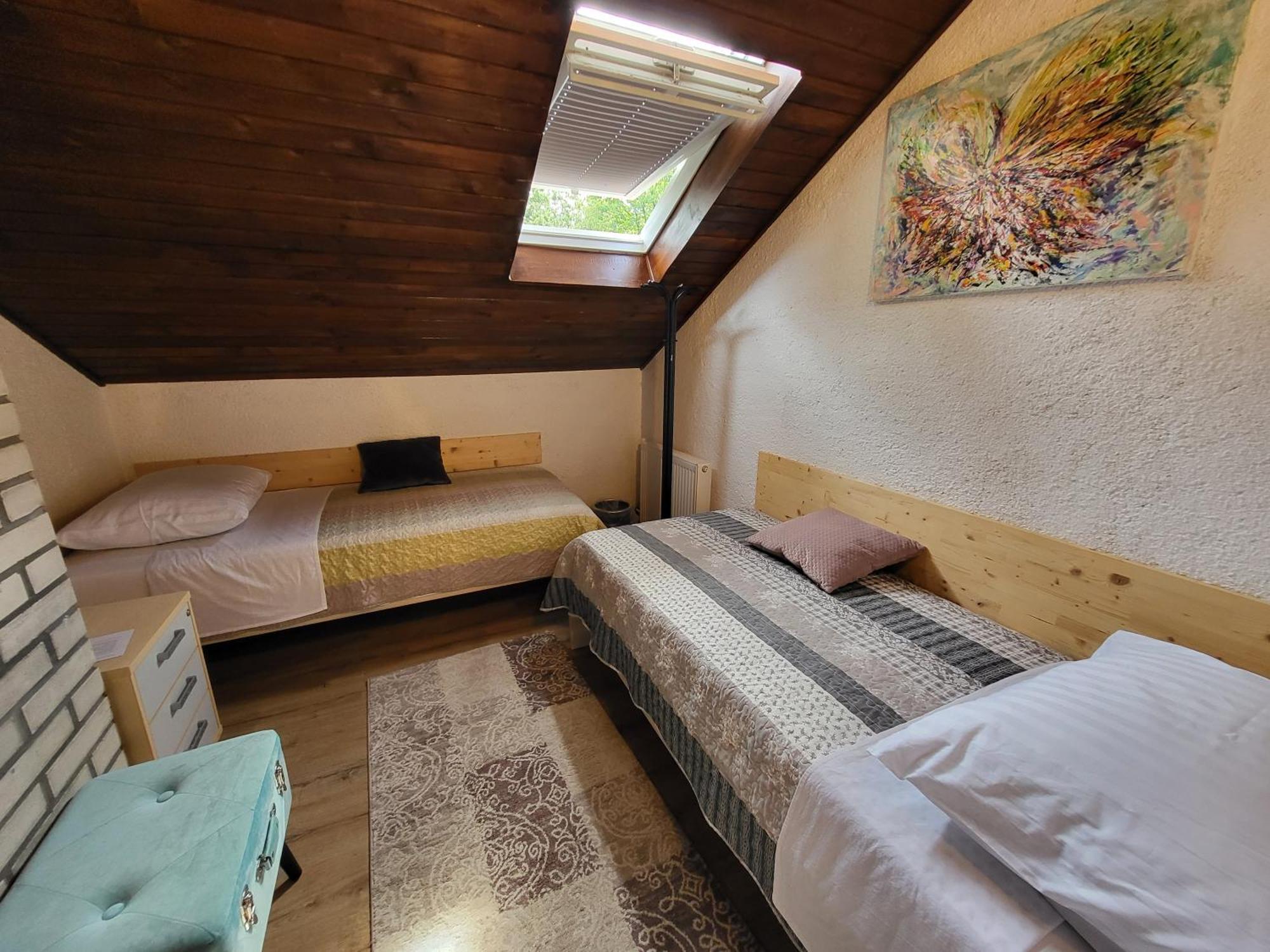 Koca Sredi Gozda Hotel Kanal Luaran gambar